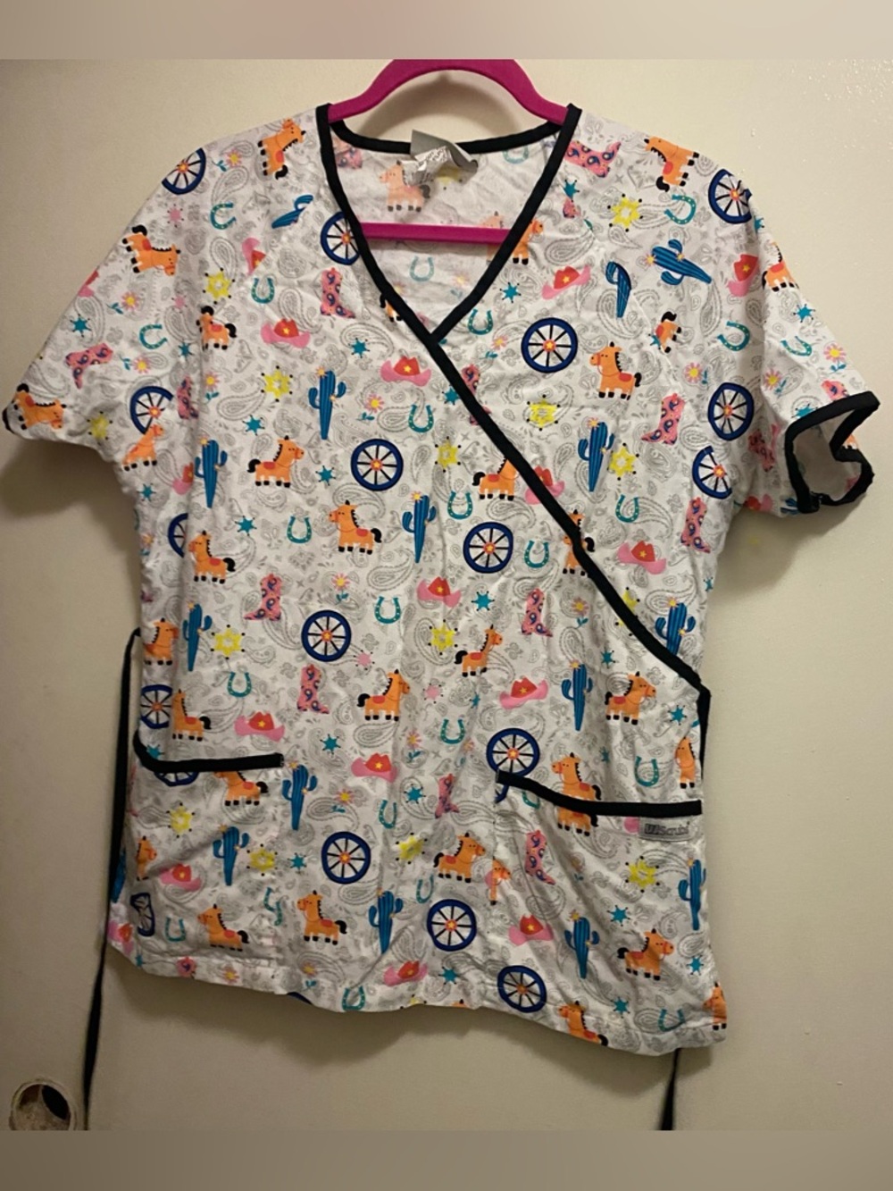 UA Scrubs Womens Scrubs Scrub Top Shirt M 40” Western Horse Cactus Wagon Wheel